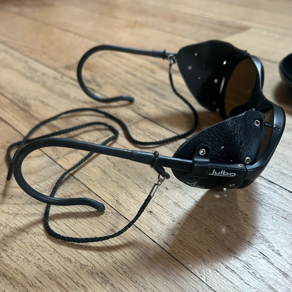 Mountaineering Glasses